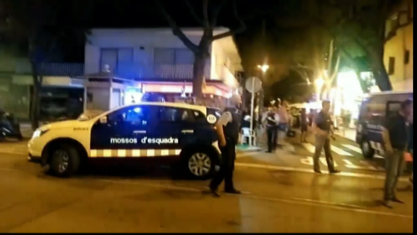 Los Mossos d'Esquiadra llegando al lugar de los hechos