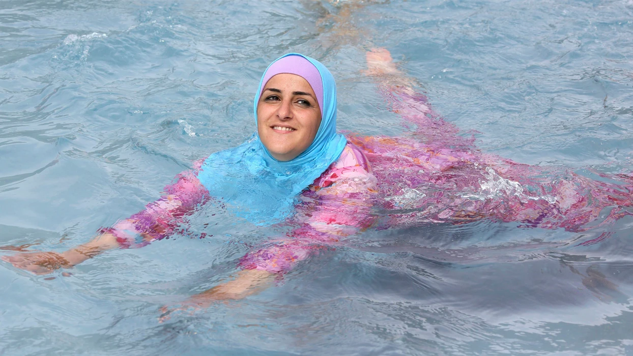 Mujer con un burkini