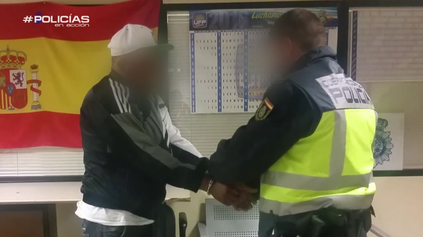 Aeropuerto-Polic&iacute;as en acci&oacute;n