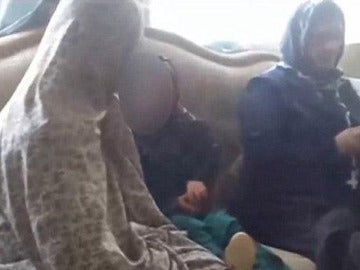 Menor afgana obligada a casarse a cambio de una cabra Menor afgana obligada a casarse a cambio de una cabra