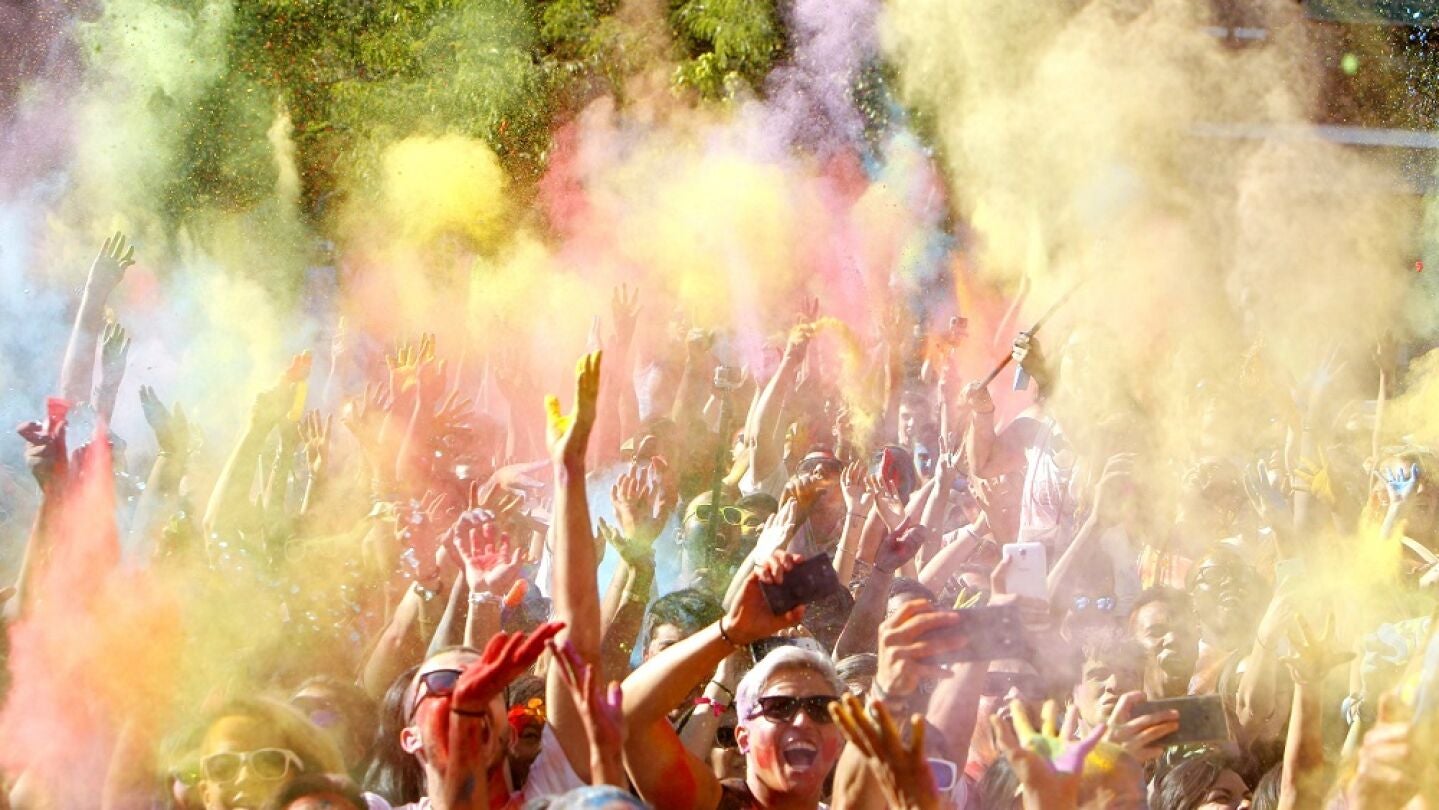 Un momento del festival de los colores Monsoon Holi Madrid