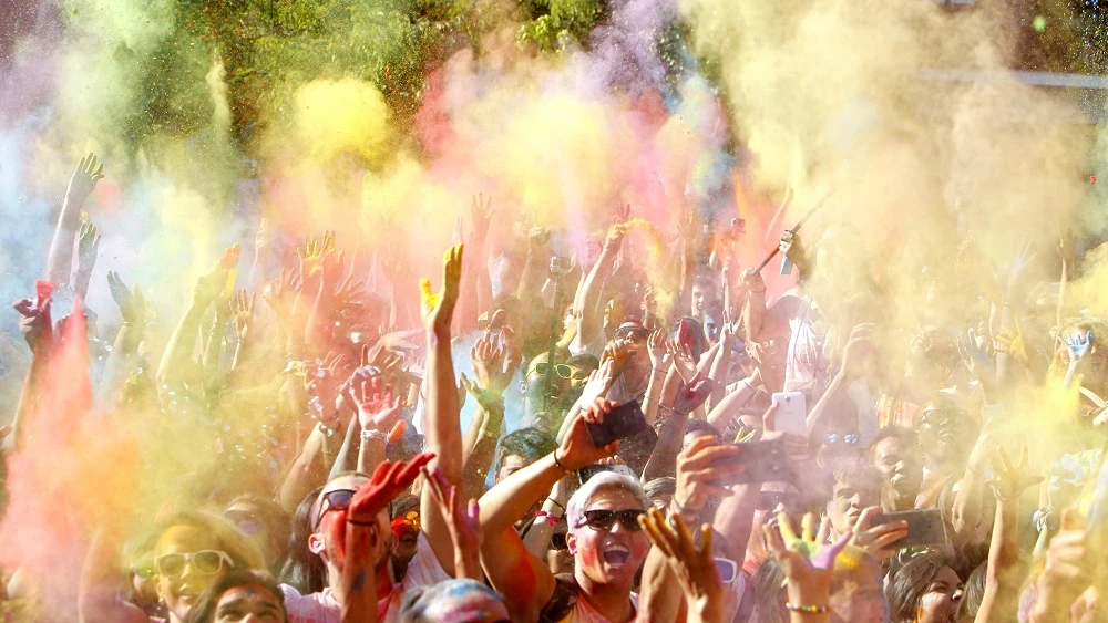 Un momento del festival de los colores Monsoon Holi Madrid