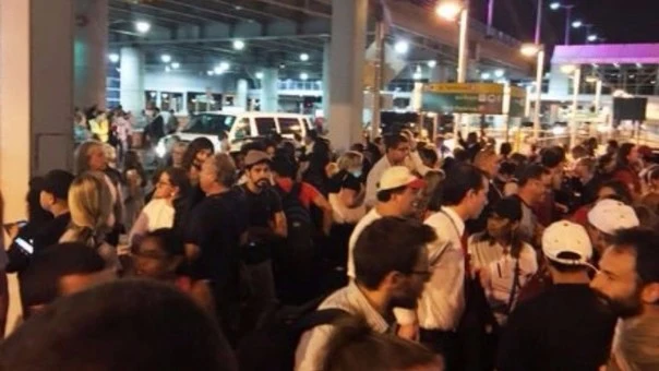 La terminal 8 del aeropuerto JFK es evacuada