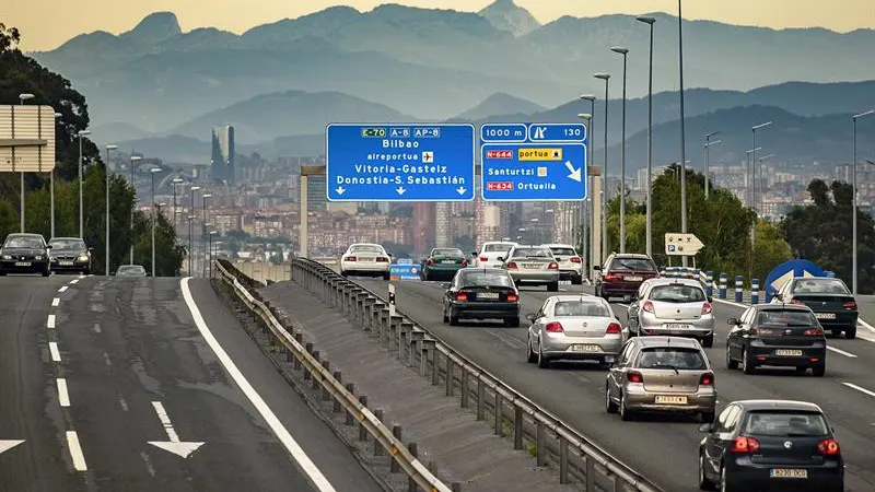 Tráfico en el puente de agosto Tráfico en el puente de agosto
