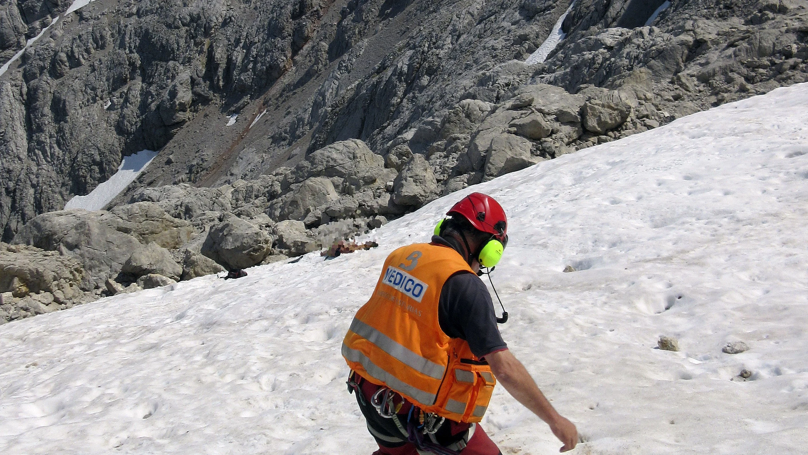 Rescate del cuerpo de un montañero fallecido en los Picos de Europa