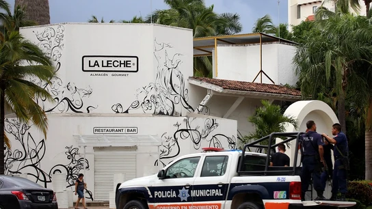 Fotografía del restaurante La Leche vigilado por la policía Fotografía del restaurante La Leche vigilado por la policía