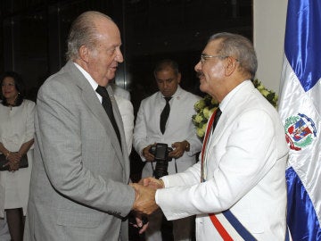 Don Juan Carlos saluda al presidente dominicano Danilo Medina Don Juan Carlos saluda al presidente dominicano Danilo Medina