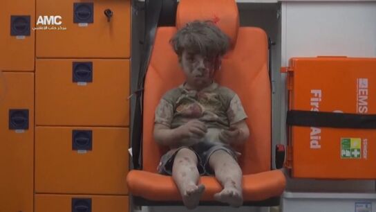 Omran, un peque&ntilde;o de cinco a&ntilde;os que se ha convertido en la imagen m&aacute;s inocente del horror en Siria