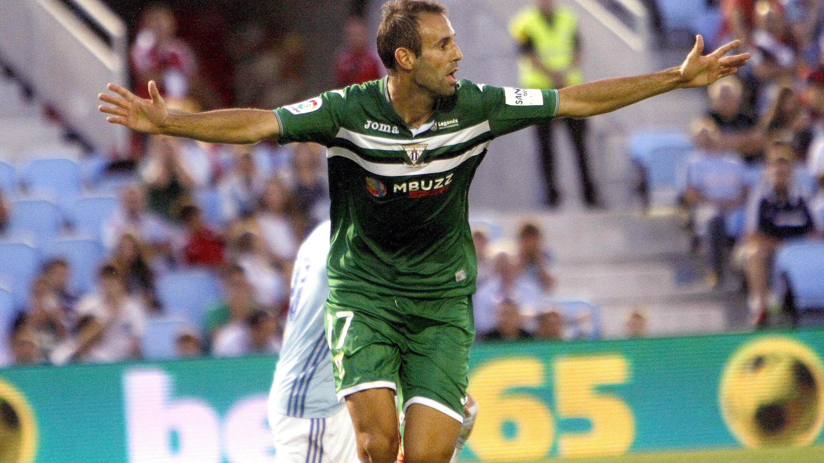 Víctor Díaz celebra su gol con el Leganés