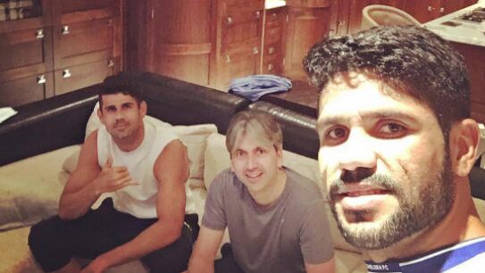 Diego Costa y su hermano, en una foto