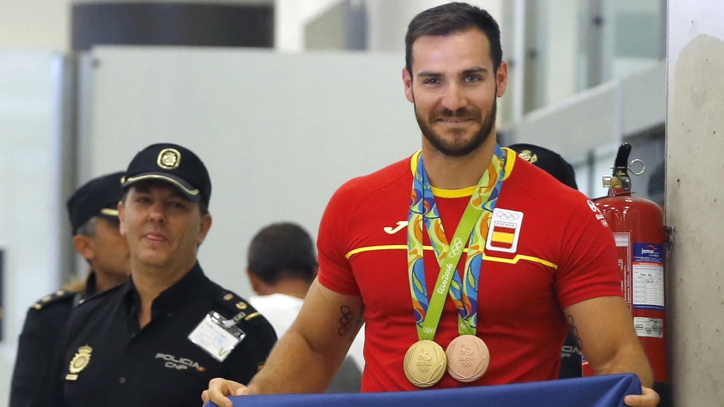 Saúl Craviotto muestra orgulloso las medallas conseguidas en Río 2016 Saúl Craviotto muestra orgulloso las medallas conseguidas en Río 2016