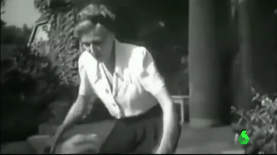 Frame 5.557527 de: GOEBBLE Frame 5.557527 de: GOEBBLE