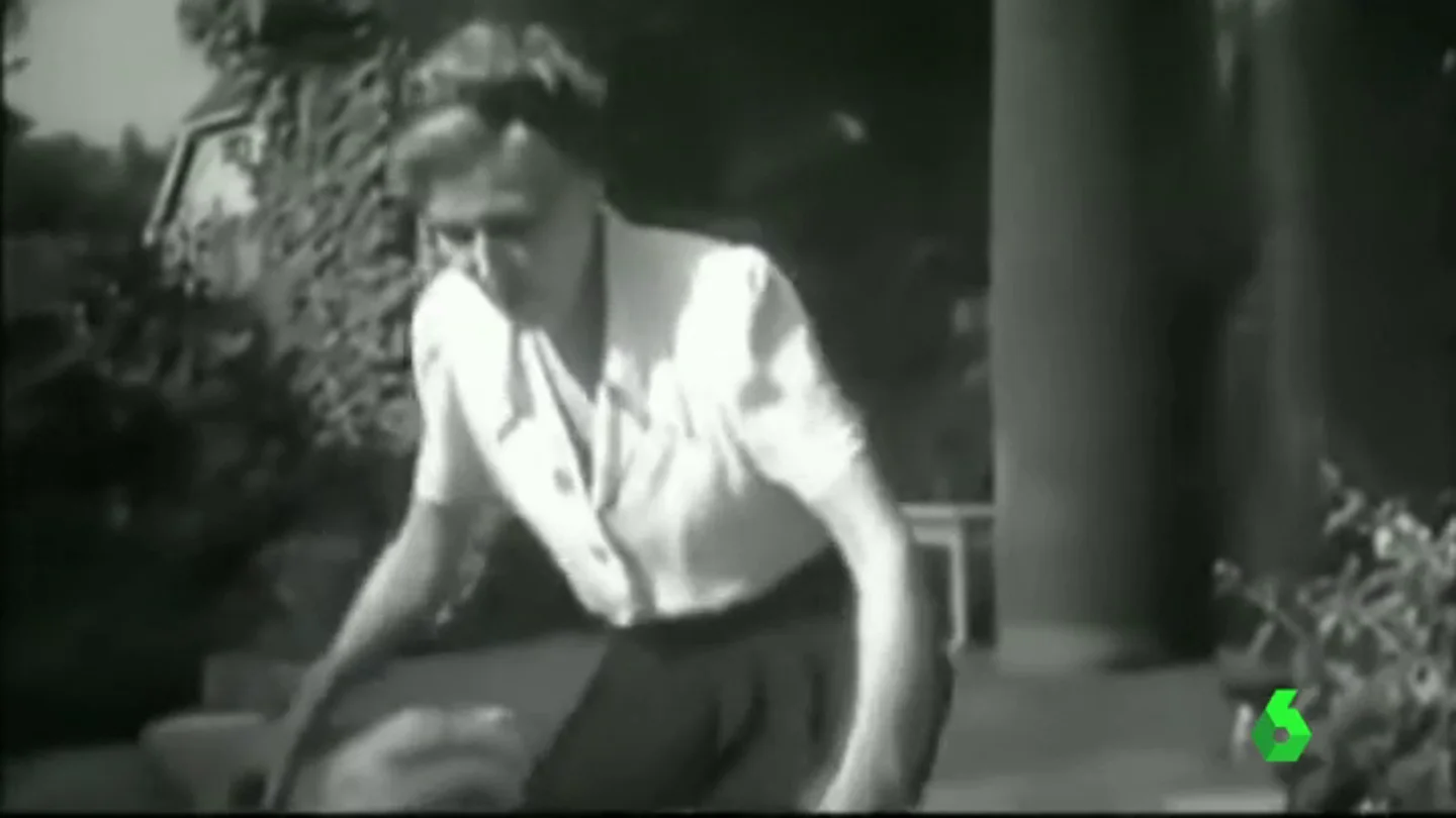 Frame 5.557527 de: GOEBBLE Frame 5.557527 de: GOEBBLE