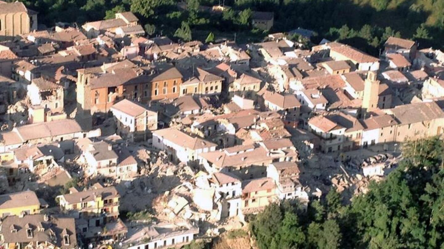 Amatrice, tras el se&iacute;smo