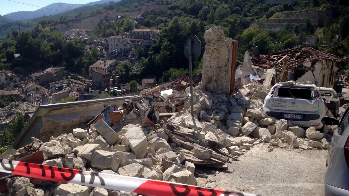 Vista de los destrozos causados por el terremoto en la localidad de Arquata del Tronto, en la provincia de Ascoli Piceno.