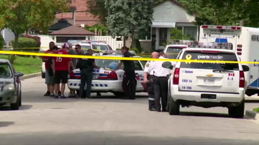 Frame 0.0 de: Tres personas mueren en Toronto tras ser atacadas con una ballesta