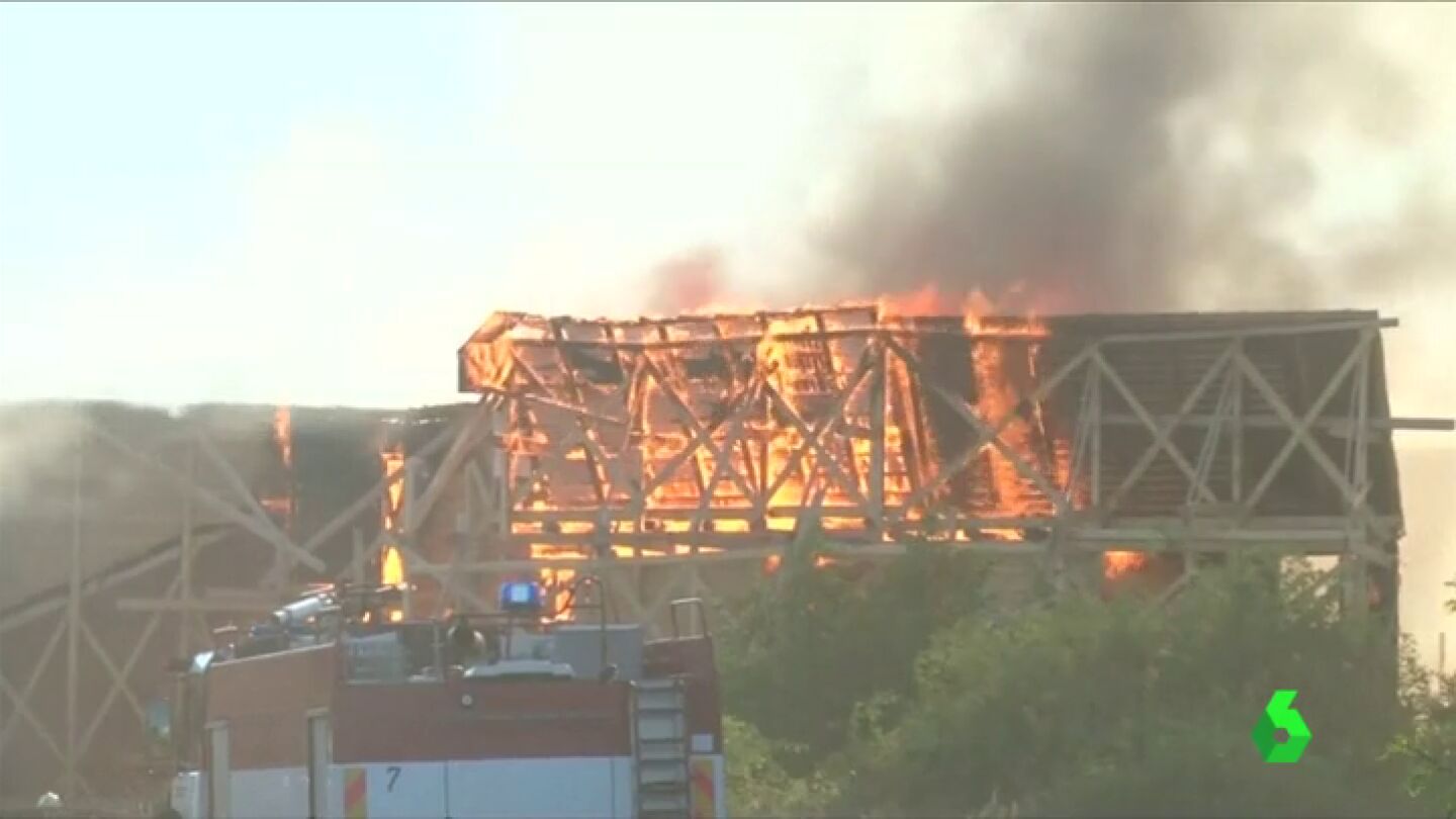 Frame 9.233286 de: INCENDIO PRAGA