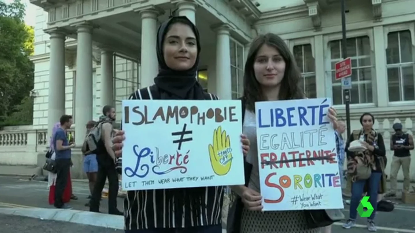Frame 1.650938 de: burkini Frame 1.650938 de: burkini