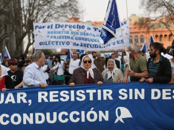"Marcha de la resistencia" en Argentina de las Madres de Mayo "Marcha de la resistencia" en Argentina de las Madres de Mayo