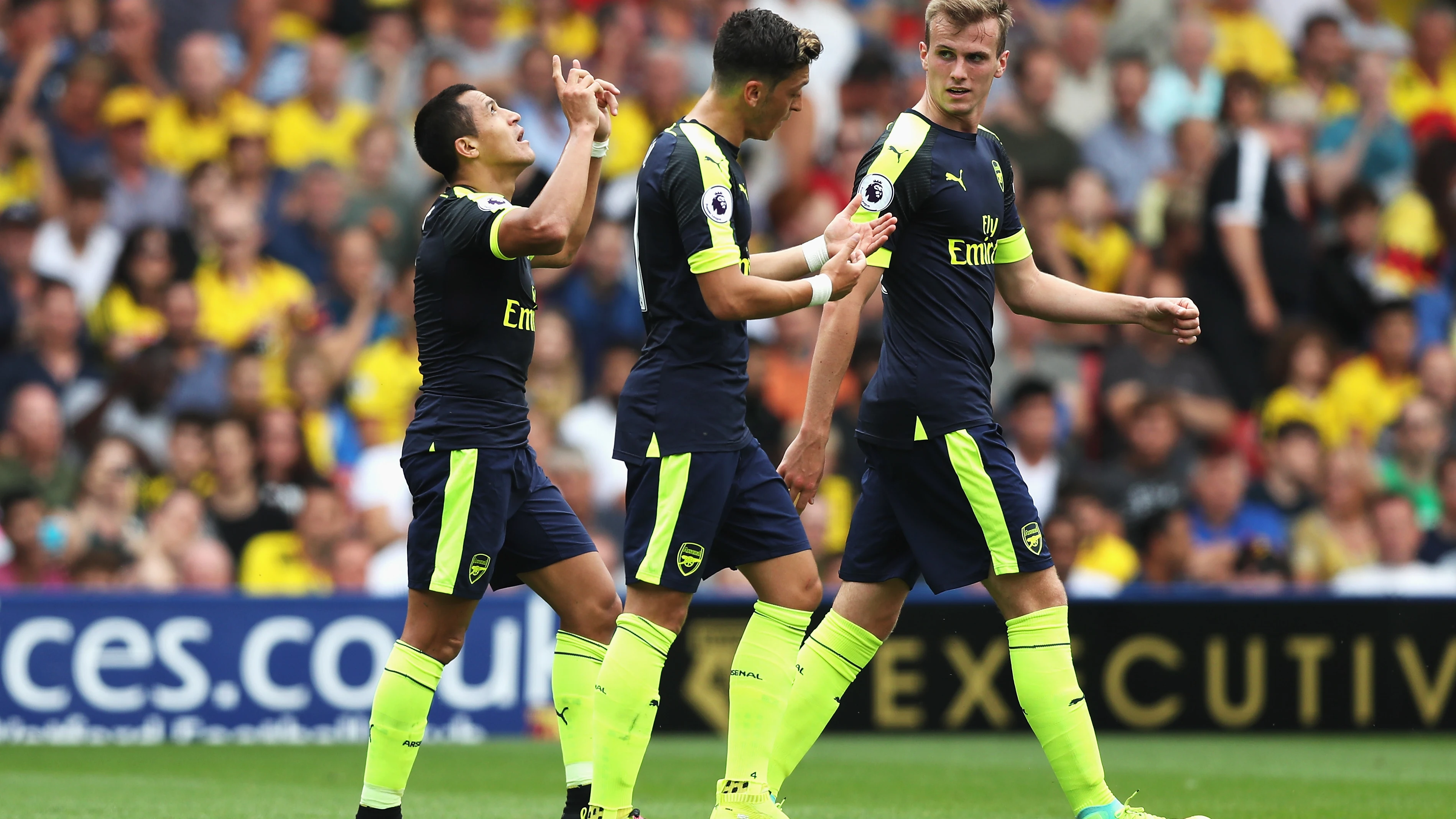 Alexis Sánchez celebra un gol con el Arsenal