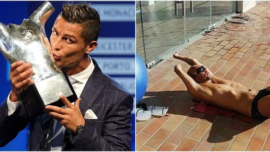 Xavi Torres se compara con el trofeo a Mejor Jugador de la UEFA Xavi Torres se compara con el trofeo a Mejor Jugador de la UEFA