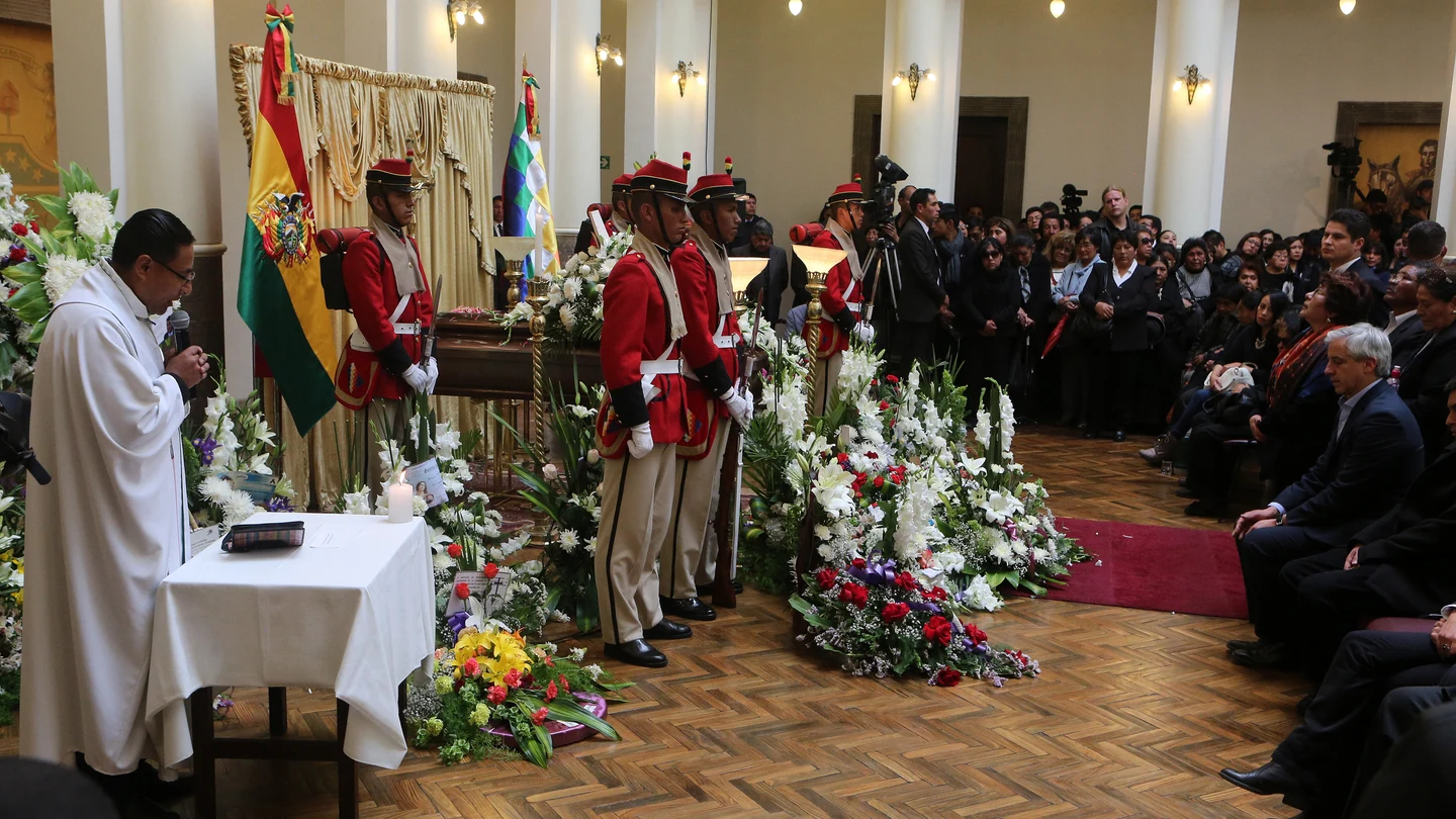 Al funeral han acudido algunos ministros del Gobierno de Evo Morales Al funeral han acudido algunos ministros del Gobierno de Evo Morales