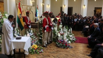 Al funeral han acudido algunos ministros del Gobierno de Evo Morales