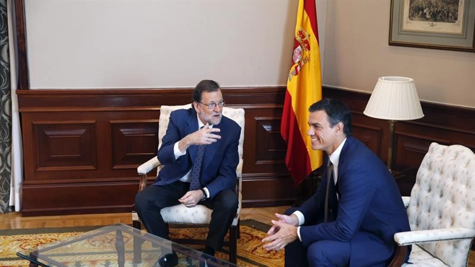 Mariano Rajoy y Pedro Sánchez durante su reunión