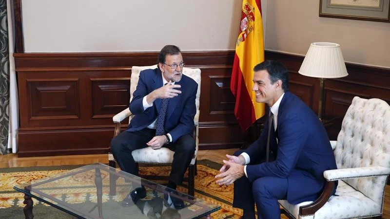 Mariano Rajoy y Pedro Sánchez durante su reunión