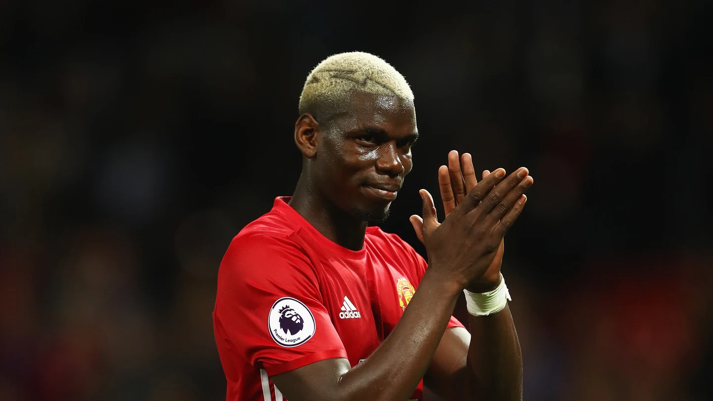 Pogba aplaudiendo en uno de sus choques con el United Pogba aplaudiendo en uno de sus choques con el United