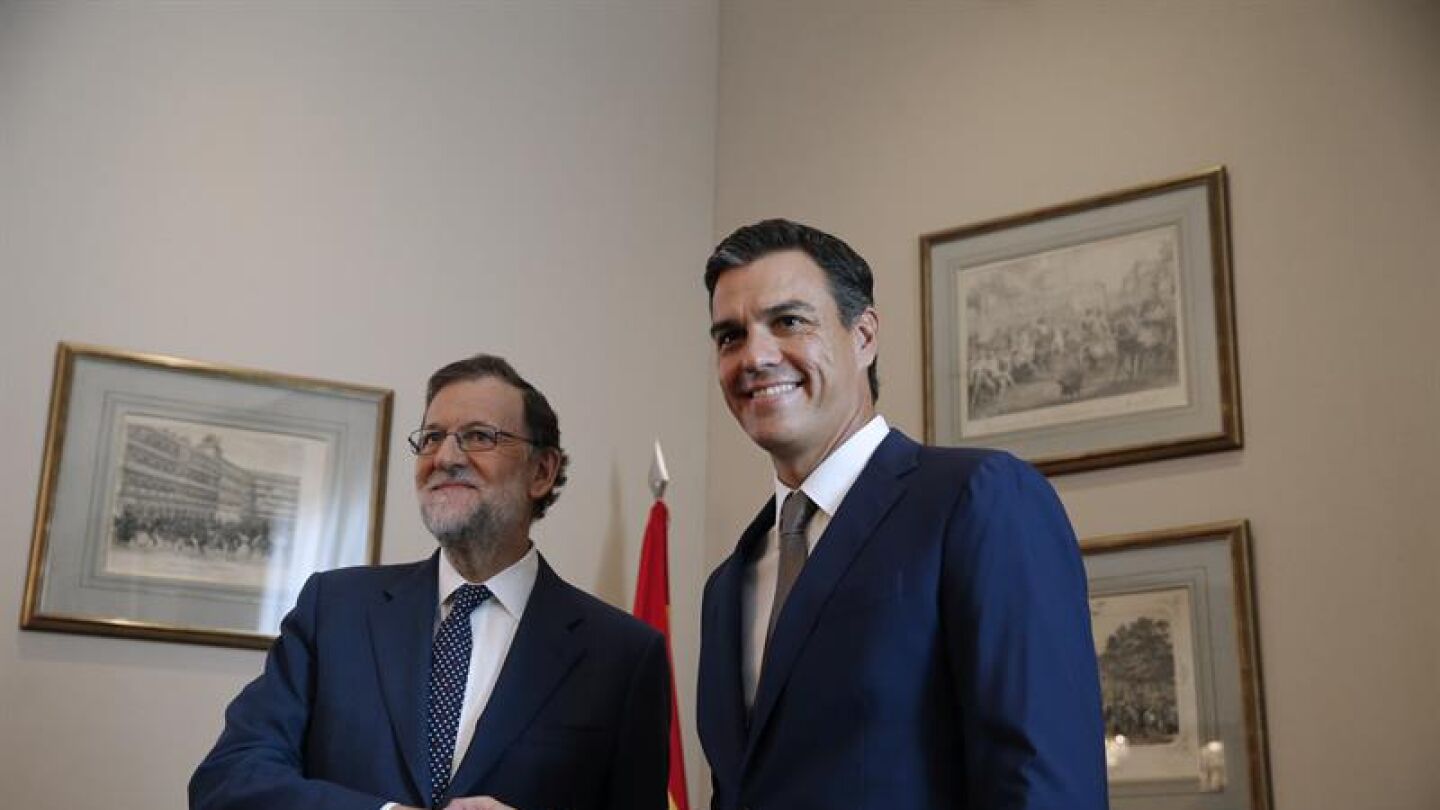 Mariano Rajoy y Pedro S&aacute;nchez se re&uacute;nen en el Congreso