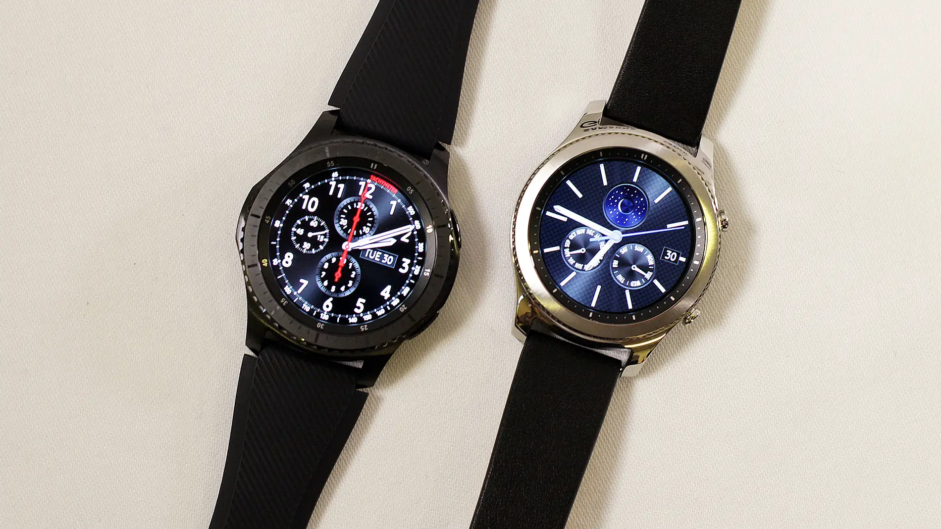 Monasterio diccionario El respeto Gear S3: Samsung agranda sus relojes inteligentes y los hace sumergibles