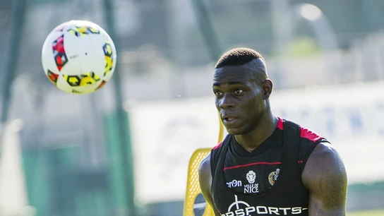 Balotelli, entrenándose con el Niza Balotelli, entrenándose con el Niza