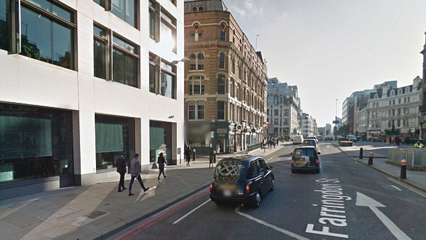 Calle Farringdon Street, lugar en el que ocurrieron los hechos en la ciudad de Londres