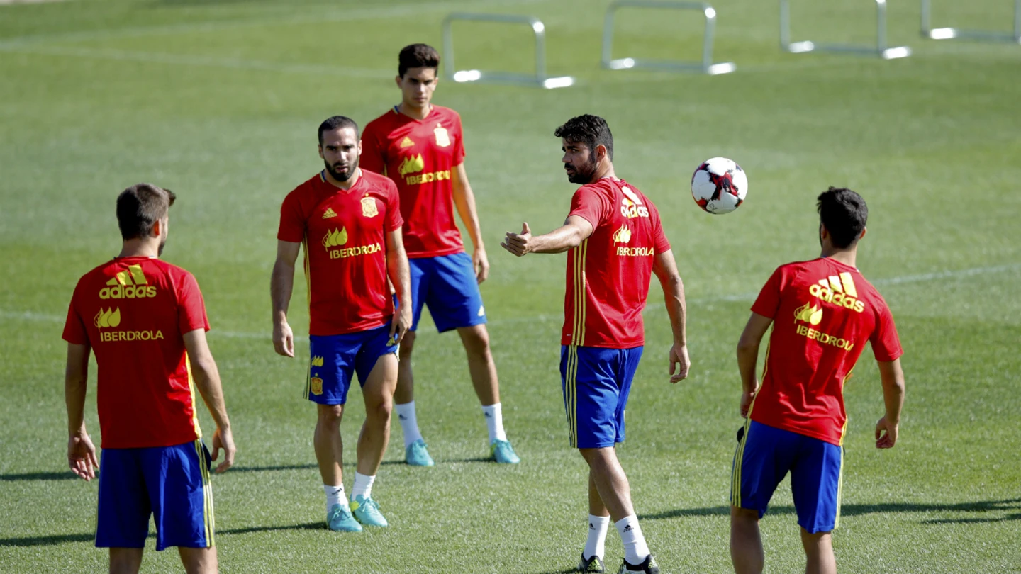Diego Costa, en un entrenamiento con España Diego Costa, en un entrenamiento con España