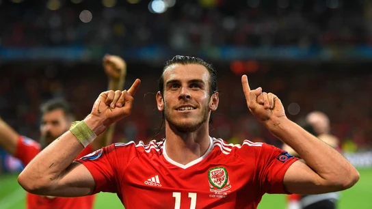 Bale, con Gales Bale, con Gales