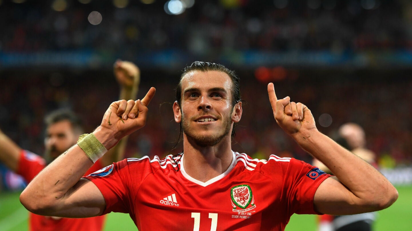 Bale, con Gales