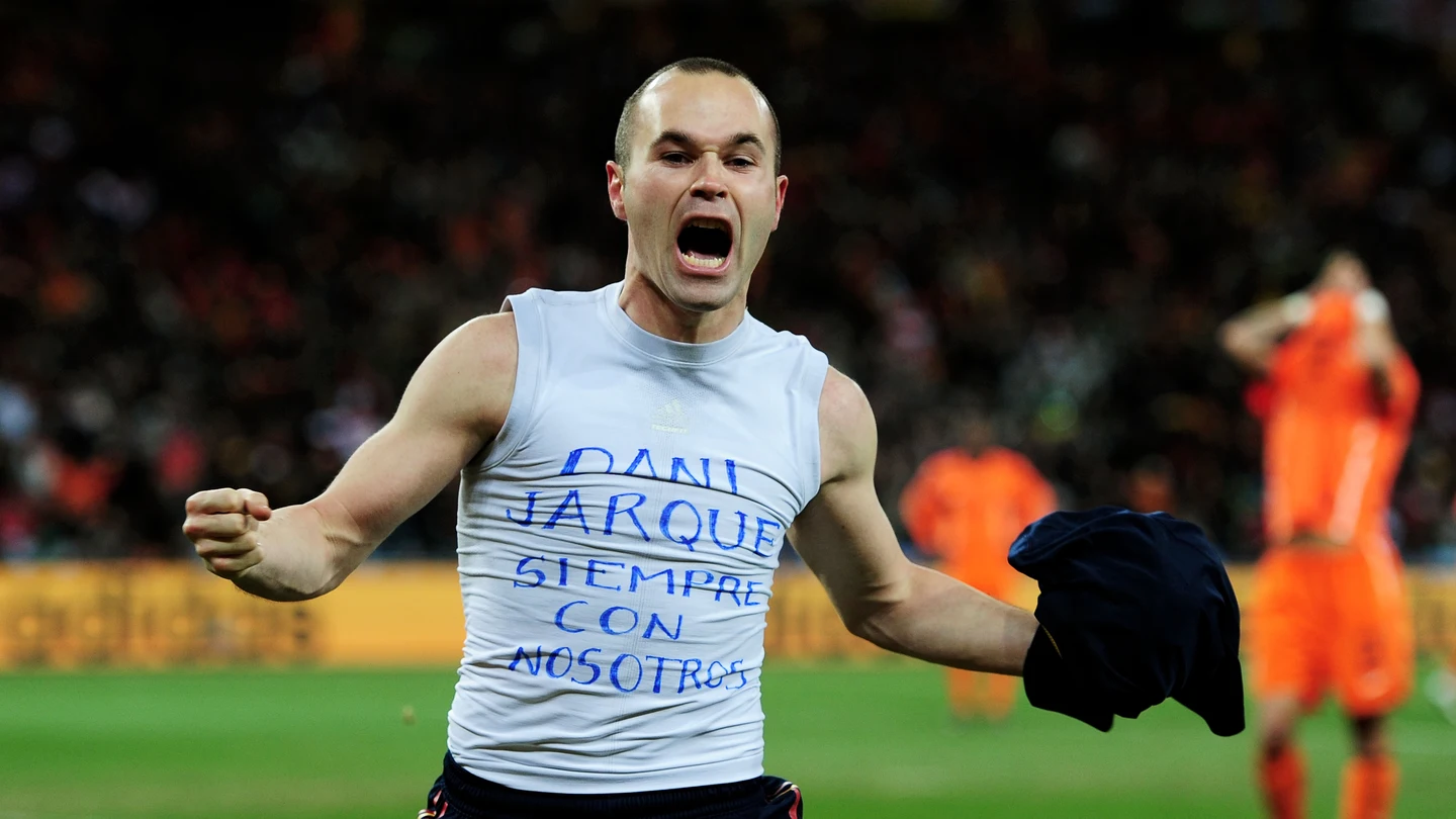 Iniesta dedicó a Jarque su gol en la final del Mundial de Sudáfrica Iniesta dedicó a Jarque su gol en la final del Mundial de Sudáfrica