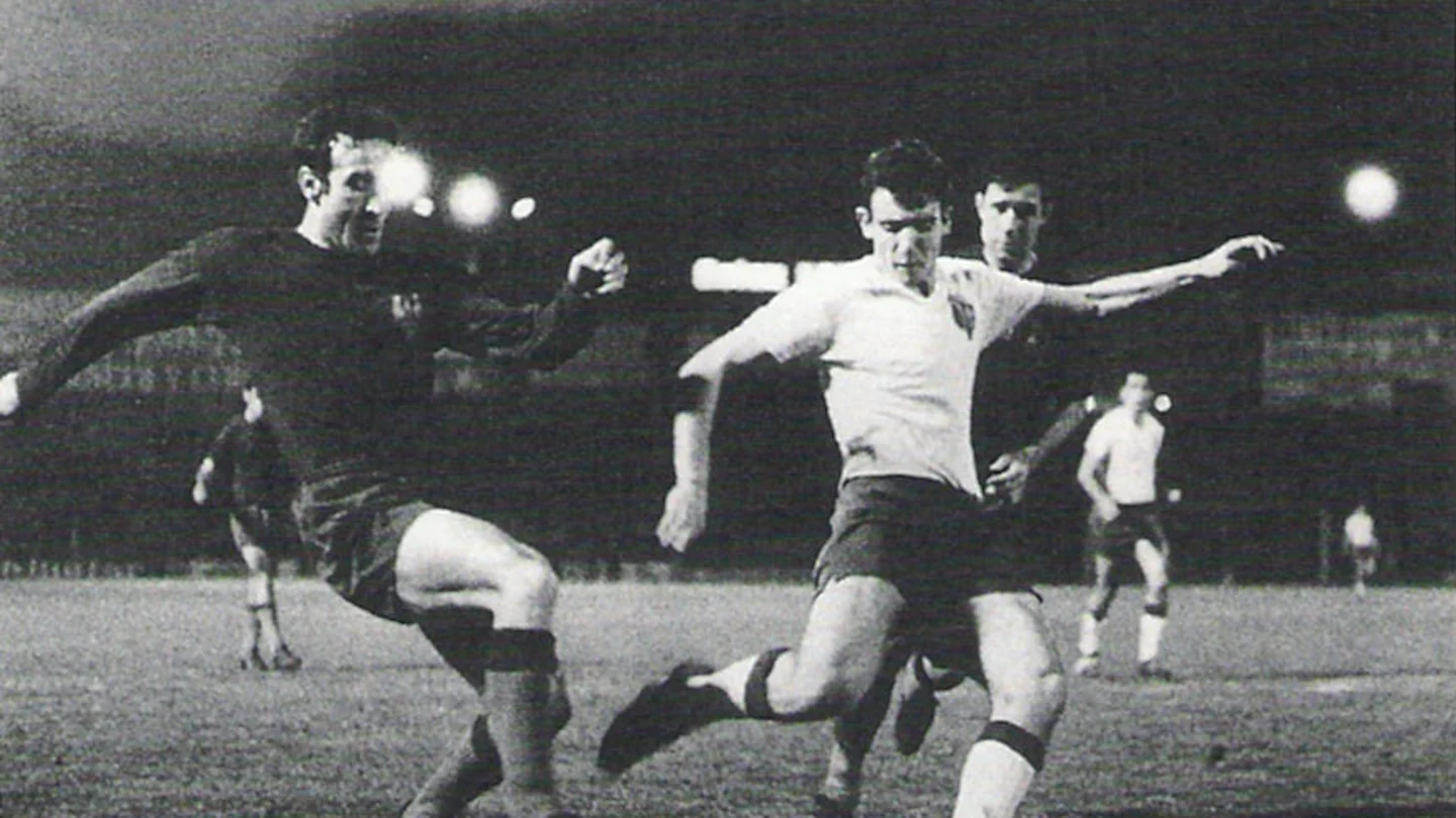 Miguel Ángel Bustillo jugó en el Real Zaragoza entre 1966 y 1969 Miguel Ángel Bustillo jugó en el Real Zaragoza entre 1966 y 1969