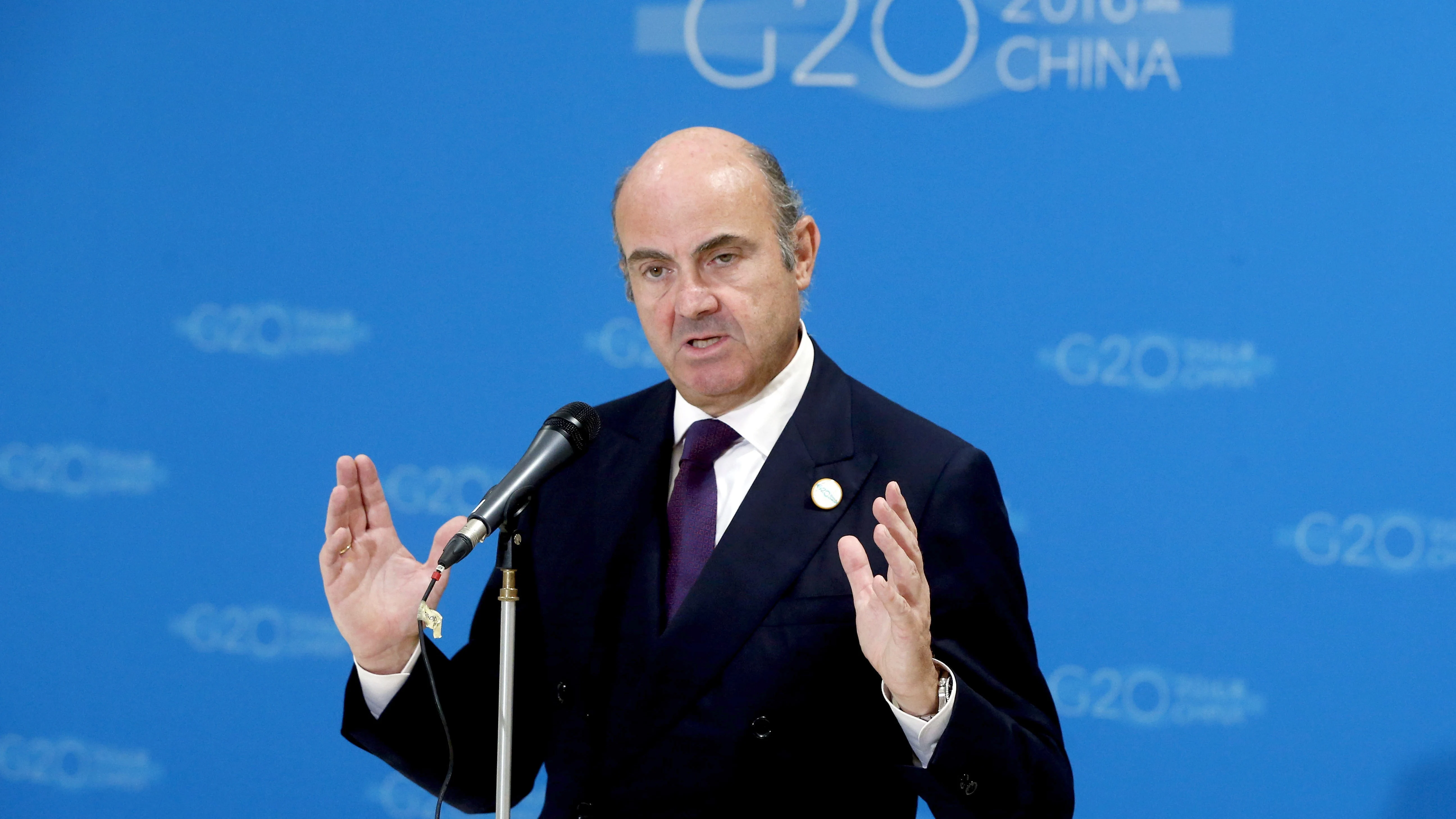 Luis de Guindos durante una rueda de prensa en Hangzhou (China), donde se ha celebrado la cumbre del G20.