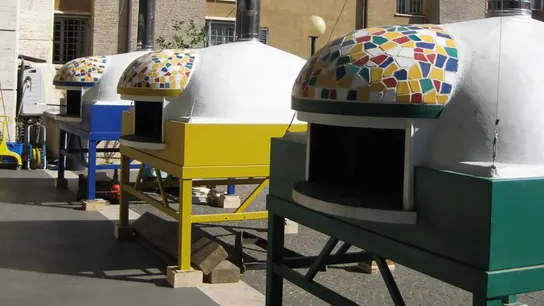 Los tres hornos utilizados para elaborar las pizzas en el Vaticano Los tres hornos utilizados para elaborar las pizzas en el Vaticano