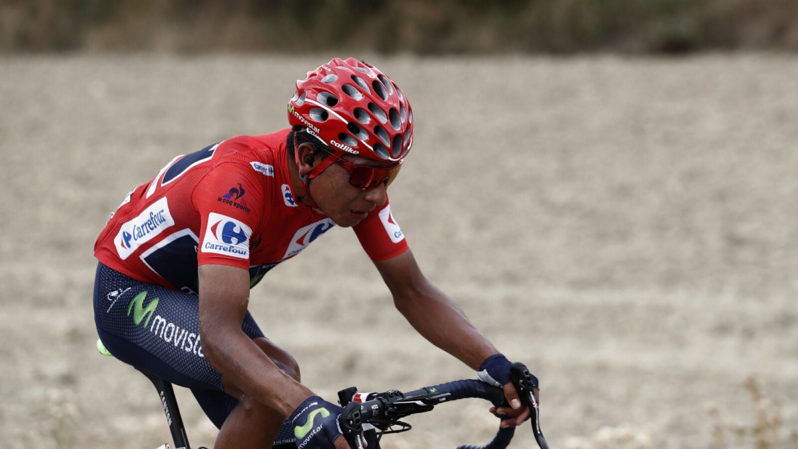 Nairo Quintana, de rojo en la Vuelta