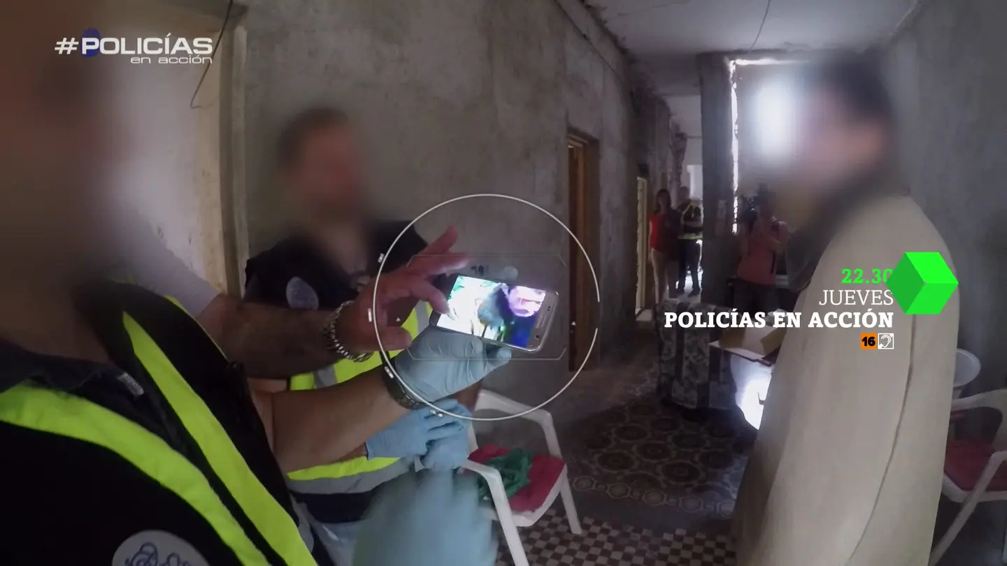 Un sospechoso, en Policías en acción Un sospechoso, en Policías en acción