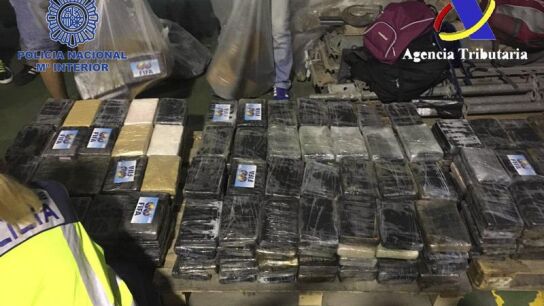 La droga incautada estaba oculta en cajas de bananas