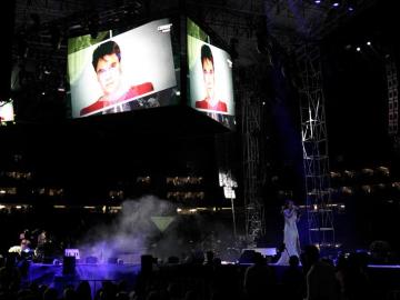 Fotografía del concierto "Una Celebración de Amigos" en homenaje al cantautor mexicano Juan Gabriel Fotografía del concierto "Una Celebración de Amigos" en homenaje al cantautor mexicano Juan Gabriel