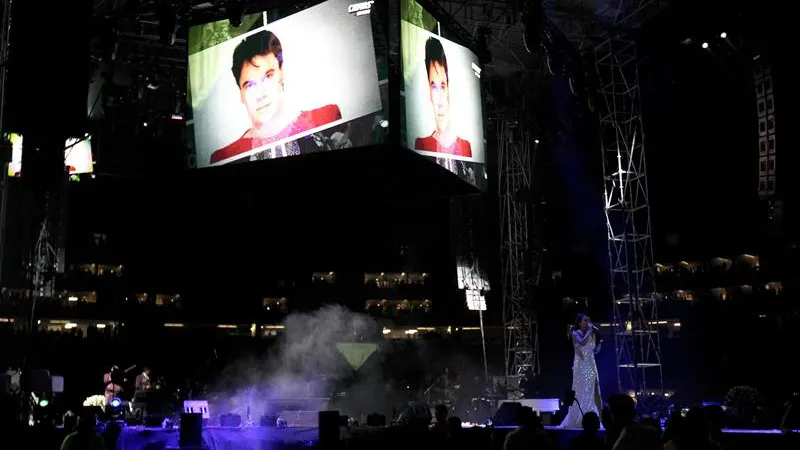 Fotografía del concierto "Una Celebración de Amigos" en homenaje al cantautor mexicano Juan Gabriel