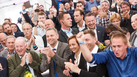 Los líderes de la AfD celebran los resultados en las elecciones regionales celebradas en Alemania Los líderes de la AfD celebran los resultados en las elecciones regionales celebradas en Alemania