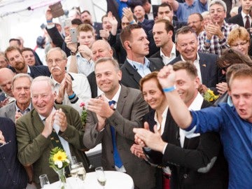 Los líderes de la AfD celebran los resultados en las elecciones regionales celebradas en Alemania Los líderes de la AfD celebran los resultados en las elecciones regionales celebradas en Alemania