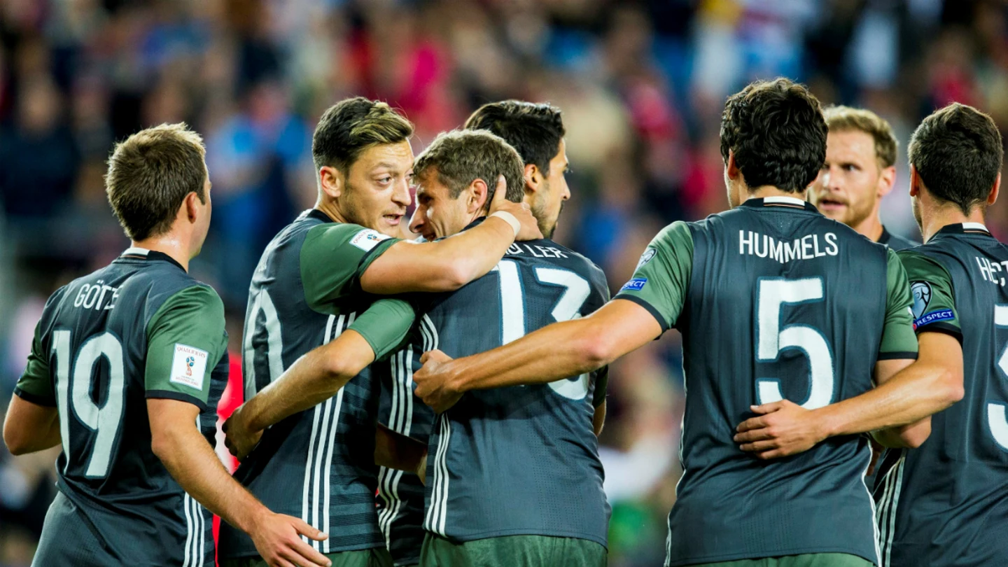Alemania celebra un gol de Muller Alemania celebra un gol de Muller