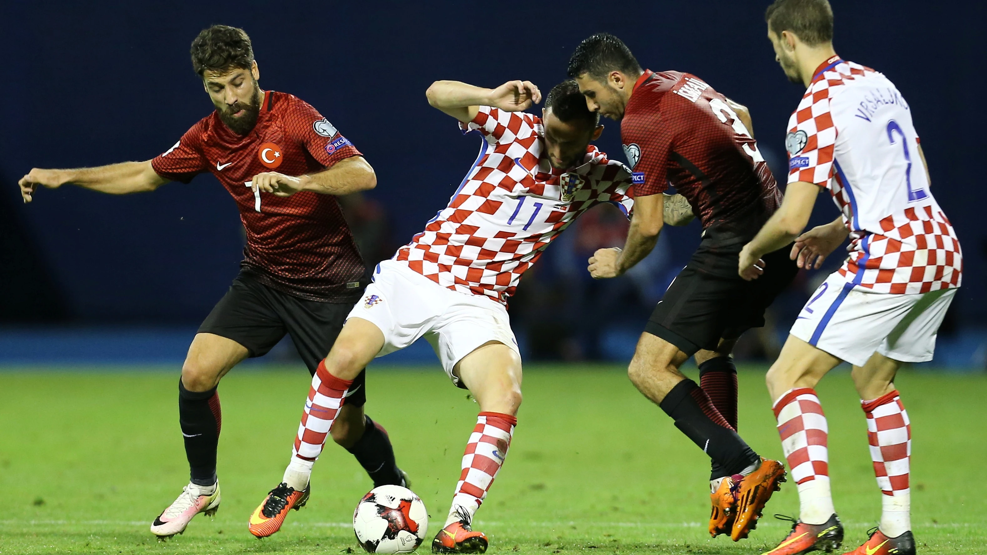 Croacia y Turquía empatan en su camino hacia Rusia (1-1).